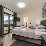 Garoful Zadarvillas