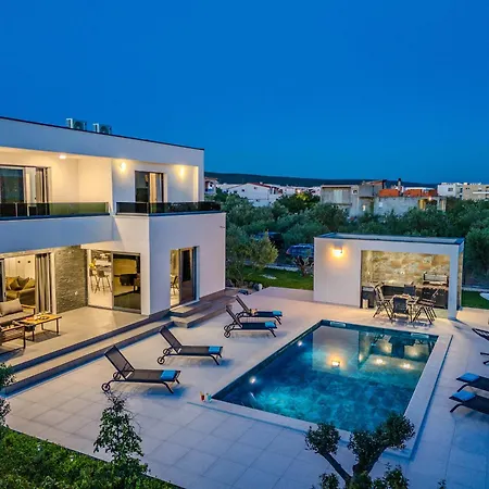 Garoful Zadarvillas Βίλα Sukošan