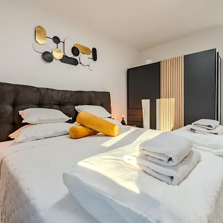 Garoful Zadarvillas *