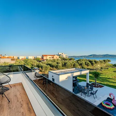 Villa Garoful Zadarvillas *