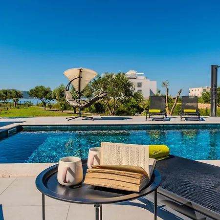 Garoful Zadarvillas