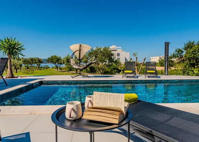 Garoful Zadarvillas
